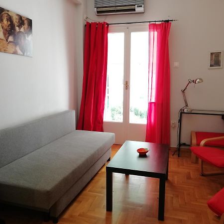 Wonderful Apartment In Central Атина Екстериор снимка
